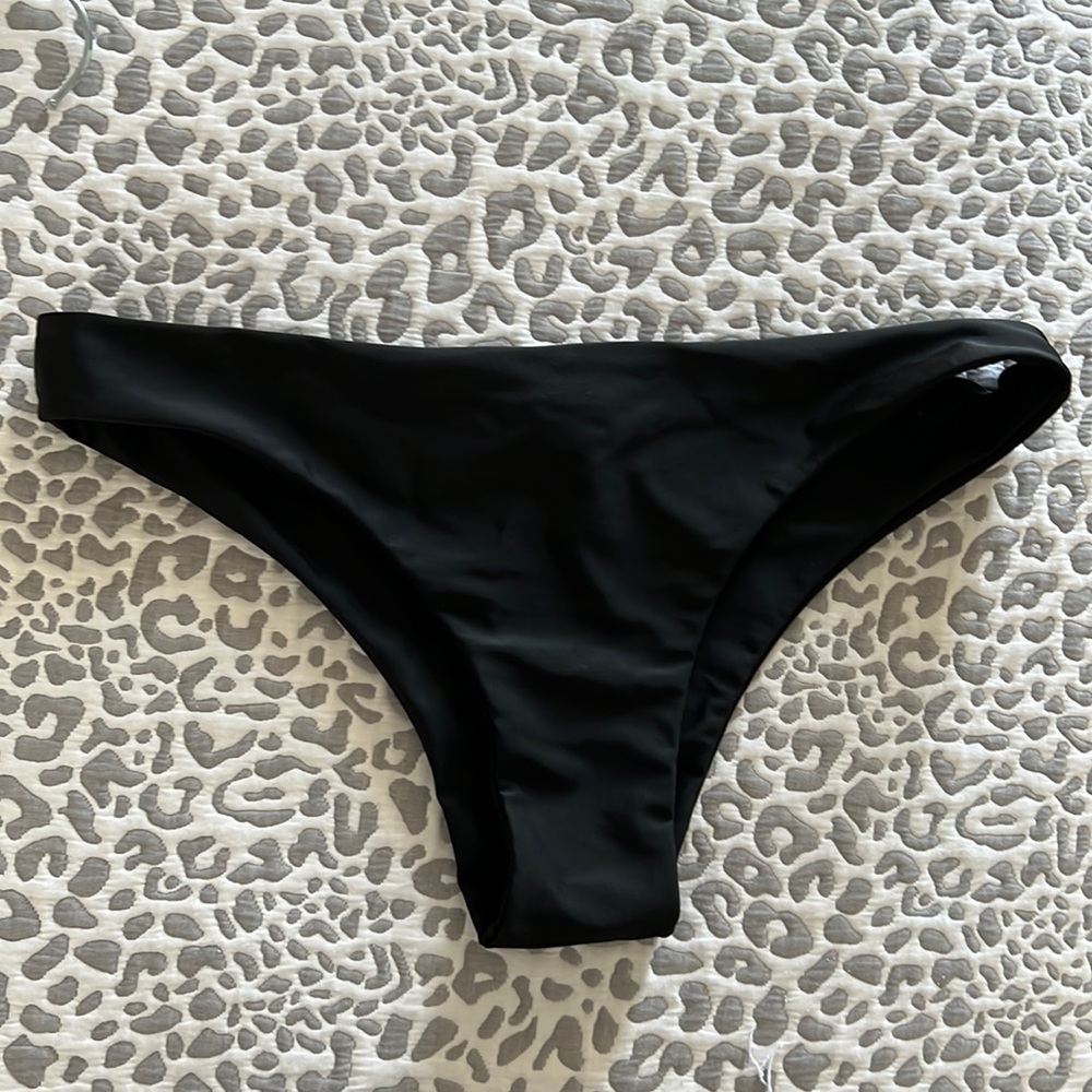 NWOT! Black cheeky ZAFUL swim bottom size 8